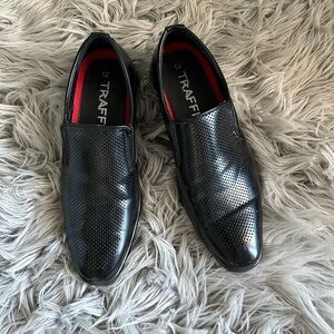 Men’s black dress shoe